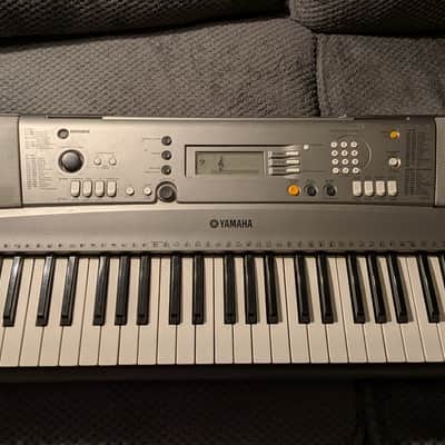 Yamaha YPT-310 61 Key Electric Keyboard image 1