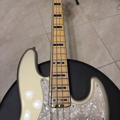 Fender American Elite Jazz Bass with Maple Fretboard 2016 - 2019 - Champagne image 12