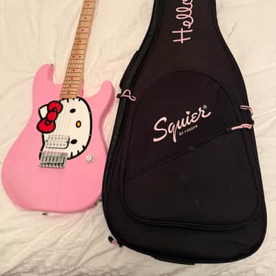 Squier Hello Kitty Stratocaster 2024 - Present - Pink image 4