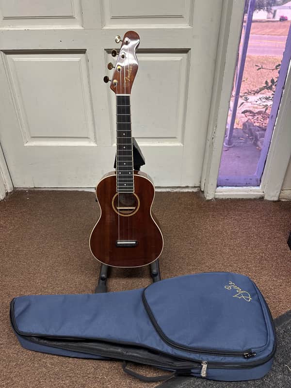 Used Fender Grace VanderWaal Signature Concert Ukulele w/ Gig Bag Local Pickup image 1