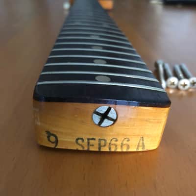 Fender Mustang 1966 Neck with key image 3