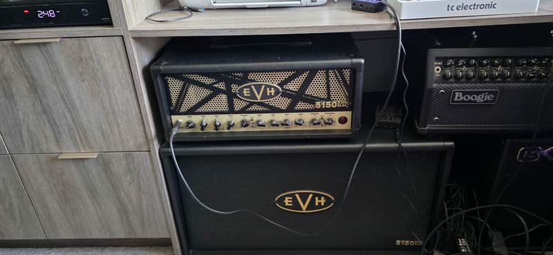 Fender EVH 50 watt EL 34 3 channel - Black + 2x12 cab image 1