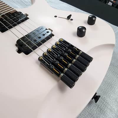 Harley Benton Dullahan-FT 24 Roasted SP Shell Pink Headless Roasted Flame Maple Stainless Frets image 5