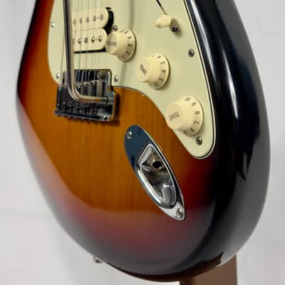Fender American Deluxe Stratocaster HSS W/ OHSC 2000 - 3 Tone Sunburst image 7