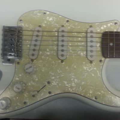 Fender Squier Strat Olympic White, with Antique White Pearl Pick Guard image 2