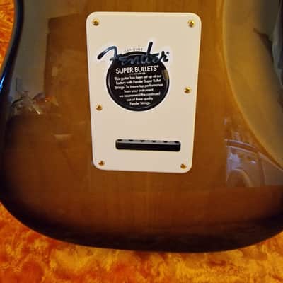 Fender 50th Anniversary American Deluxe Stratocaster 2004 - Sunburst image 4