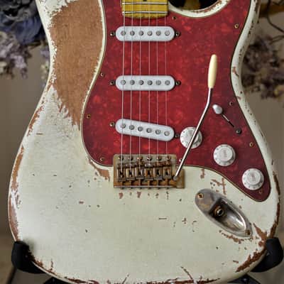 Fender Stratocaster Custom American Performer Heavy Relic Nitro Vintage White image 3