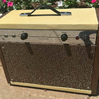 Montgomery Ward 62 GVC 9032 Combo Valco Supro Airline 1960’s - Chrome Panel image 1