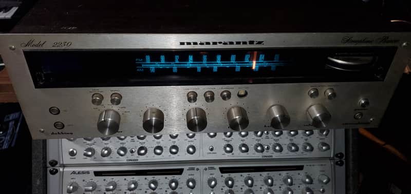 Marantz Model 2230 30-Watt Stereo Solid-State Receiver 1972 - 1974 - Silver with Wood Case image 1