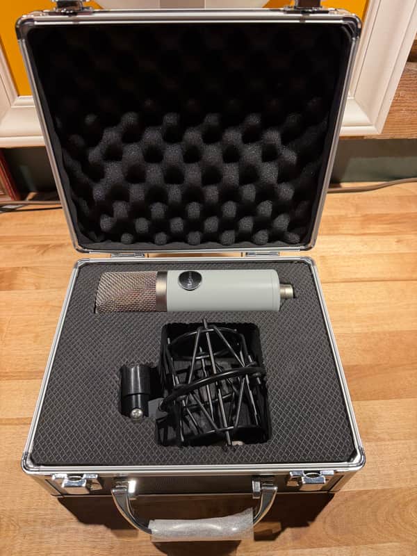 Mojave MA-201fet Large Diaphragm Cardioid Condenser Microphone