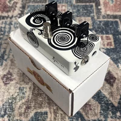 Zvex Octane 3 Octave 1 of 1 Hand Painted Fuzz Guitar Effect Pedal W/ Original Box! image 2