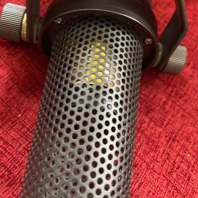 Shure SM7B Cardioid Dynamic Microphone 2001 - Present - Black image 3