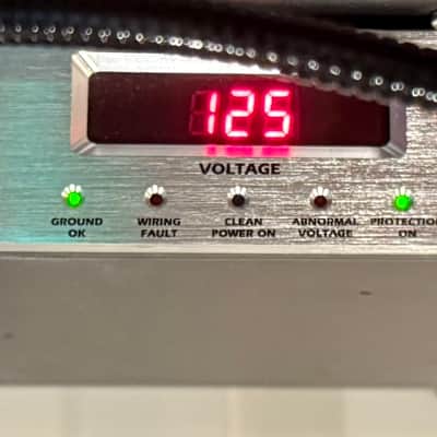 Monster Power 2500 Professional PowerCenter - Clean Surge Protection image 2