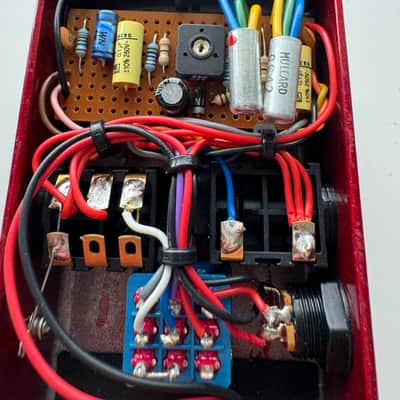 DAM Super Bee Red #67 (2010) – Early Serial – Rare Handbuilt Fuzz – Mint image 9
