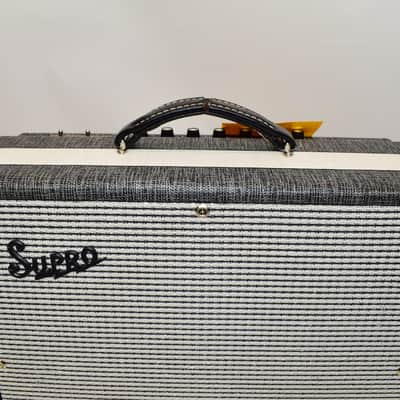 Supro 1696RT Black Magick Reverb 1x12" 25-watt Tube Combo Amp image 2