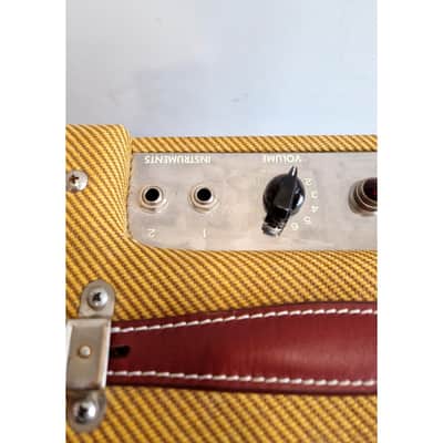 Fender 57 Champ - Guitar Amplifiers - Very Good w/ Soft Case image 11