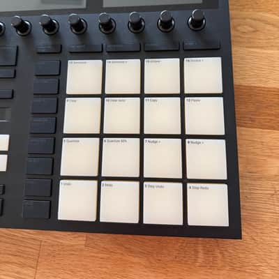 Native Instruments Maschine MKIII - Black image 2