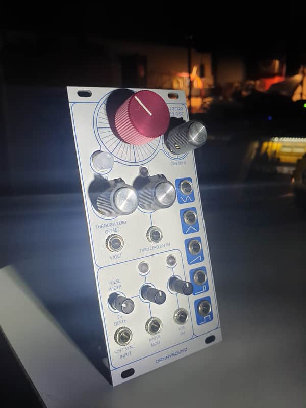 Dannysound EN129 Through Zero FM Ocillator 2020 - Silver image 1