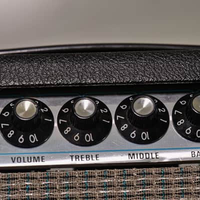Fender Bantam Bass-Amp - 2-Channel 30-Watt 1x15" Guitar Combo 1969 - 1971 - Silverface image 7