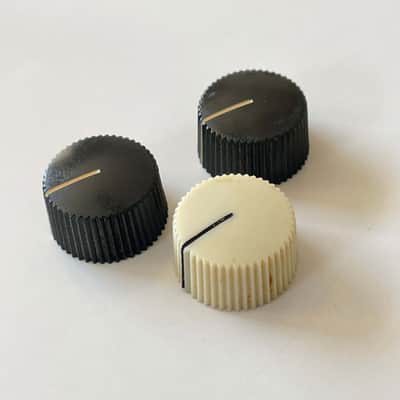 vintage blond Fender Bassman knob + image 1