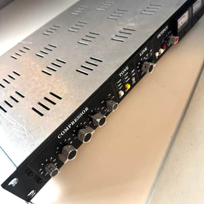 API 2500 Stereo Bus Compressor 2000 - 2019 - Black image 2