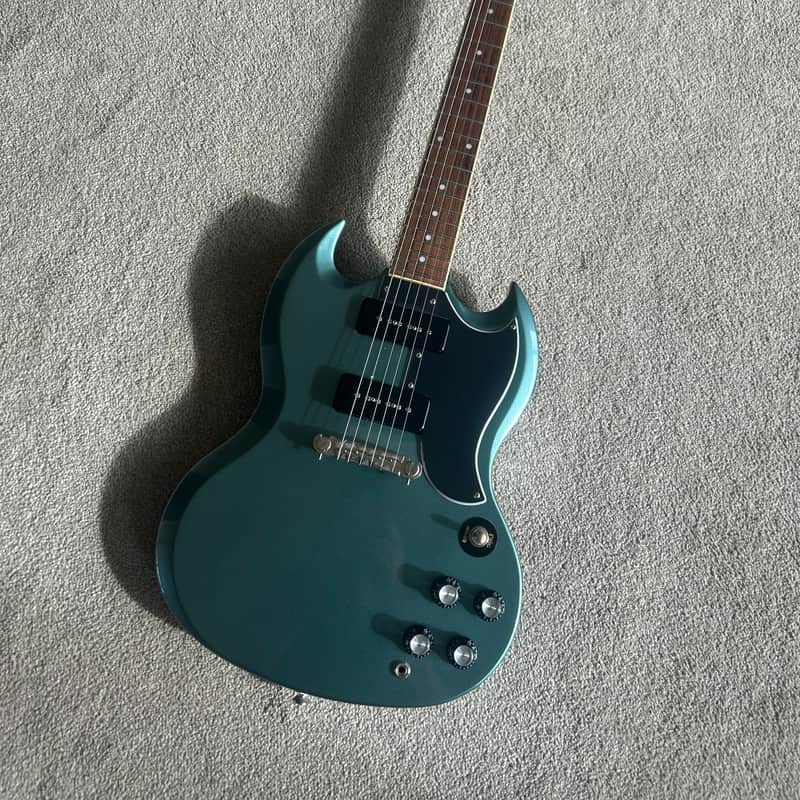 2020 – 2025 Epiphone SG Special P90 with Laurel Fretboard Fade…