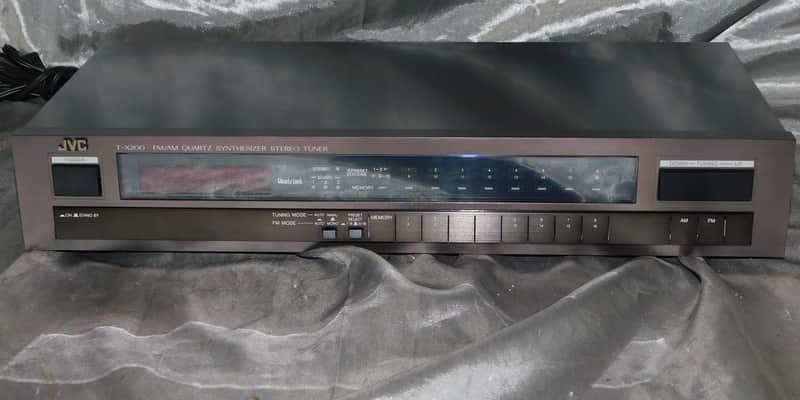 JVC T-X200B FM/AM Quartz Synthesizer Stereo Tuner, Works, Japan Made image 1