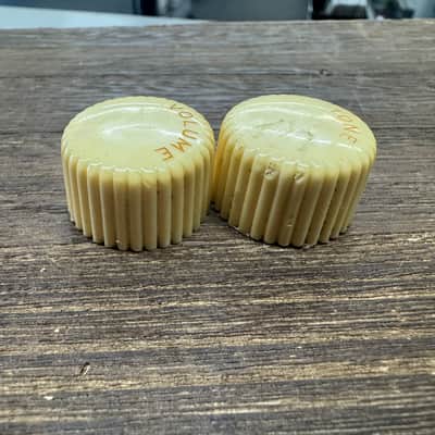 Harmony Cupcake Volume & Tone Knobs 60s - Cream image 4