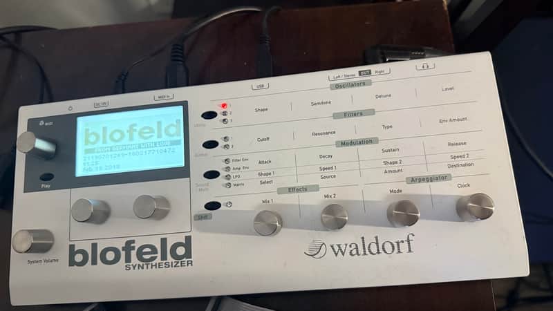 Waldorf Blofeld Desktop Synthesizer - White image 1