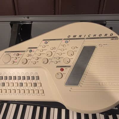 Suzuki OM-300 Omnichord image 7