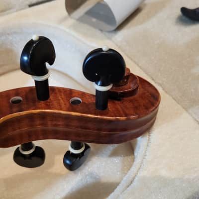 Cecilio 4/4 Advanced to Professional Level Violin Featuring Aged 7 Years+ Select Solid Spruce Top Highly Flamed One-Piece Maple Back and Sides, Real Ebony Components, Brazilwood Bows, Hand-Rubbed... image 13
