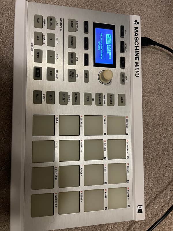 Native Instruments Maschine Mikro MKII 2010s White image 1