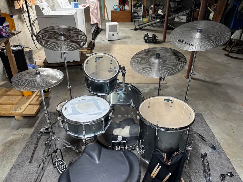Pearl 5pc Drum Set image 1