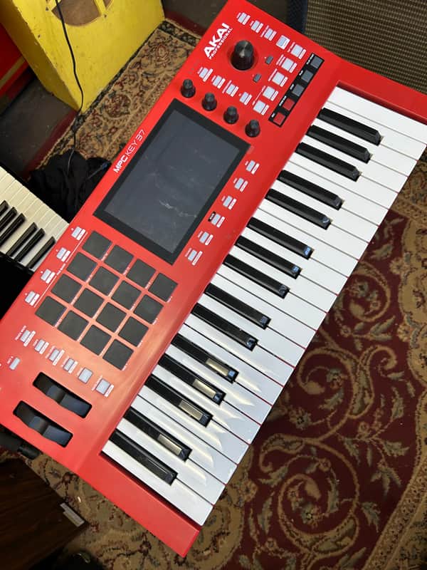 Akai MPC Key 37 Standalone Workstation Synthesizer