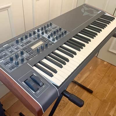 Access Virus TI2 Keyboard 61 keys - Like New