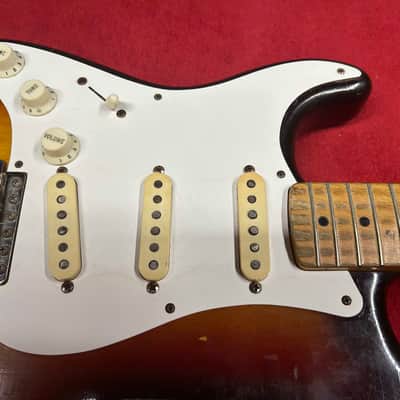 Fender Stratocaster with tremolo, left handed 1959 - 3-color sunburst image 8