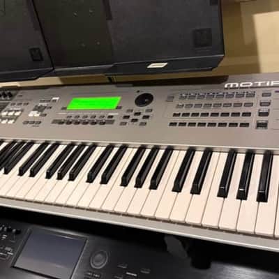 Yamaha Motif 6 Production Synthesizer 2000s - Gray image 2