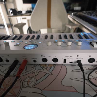 Arturia AstroLab 37-Key Stage Keyboard 2025 - Present - White image 3