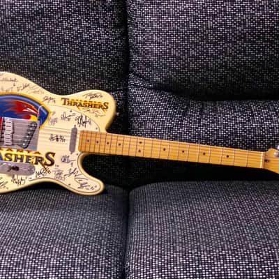 Fender US Telecaster NHL 2000 Atlanta Thrashers Team autographed Guitar image 4