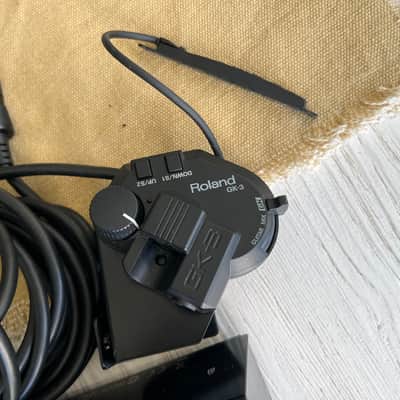 Roland GR-55 Guitar synthesizer and GK-3 pickup image 2