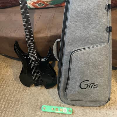 GTRS W800 2022 ish - black image 1