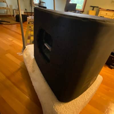 Turbosound iP2000 iNSPIRE Powered Column Speaker with Subwoofer 2010s - Black image 3