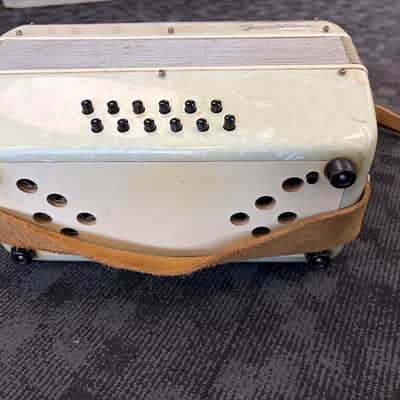 Frontalini 12 Bass Accordion image 5