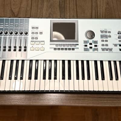 Yamaha Motif XS 7 Production Synthesizer w/ additional sounds via USB Stick image 3
