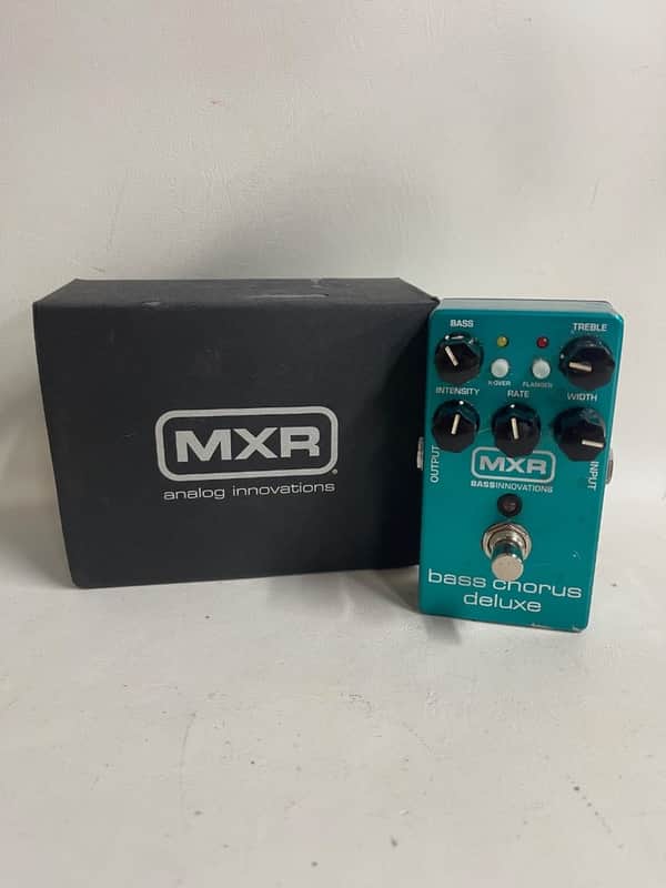MXR M83 Bass Chorus Deluxe