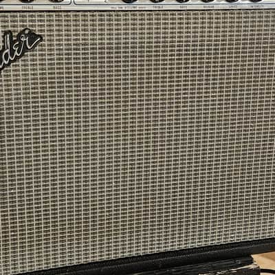Fender Deluxe Reverb 2-Channel 22-Watt 1x12" Guitar Combo 1978-1979 - Silverface image 5