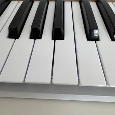 Arturia KeyLab 49 MkIII MIDI Controller 2024 - Present - White image 4