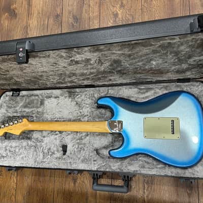 2016 Fender American Elite Stratocaster with Ebony Fretboard 2016 - 2019 - Sky Burst Metallic image 13