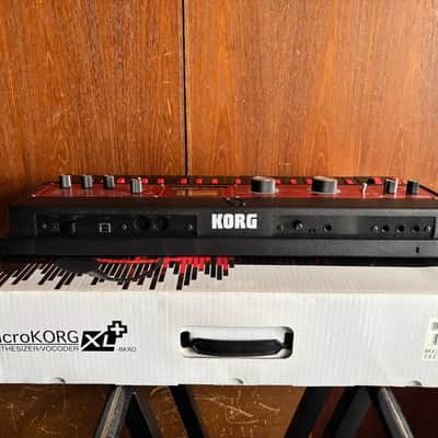 Korg Microkorg XL Plus - BKRD Synthesizer with Vocoder w/ box, mic image 8