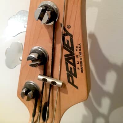 Peavey Fury 4-string electric bass image 2